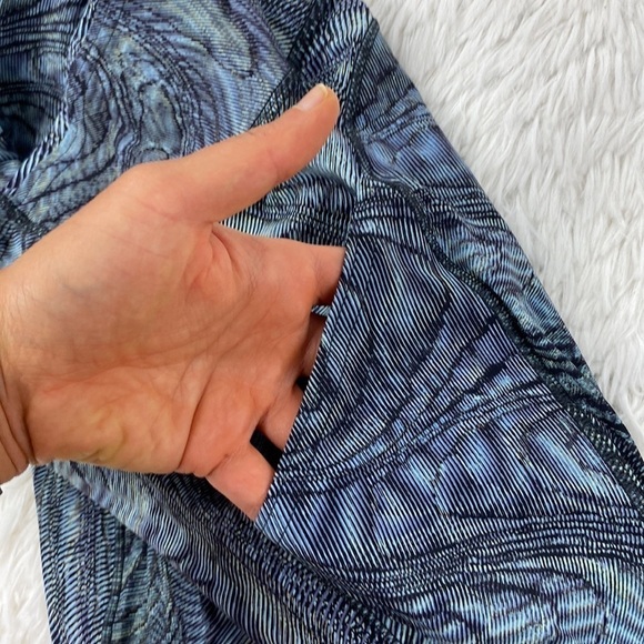 Lululemon Fast and Free High Rise Crop 23" Dimensional Icing Blue Multi - Picture 5 of 7